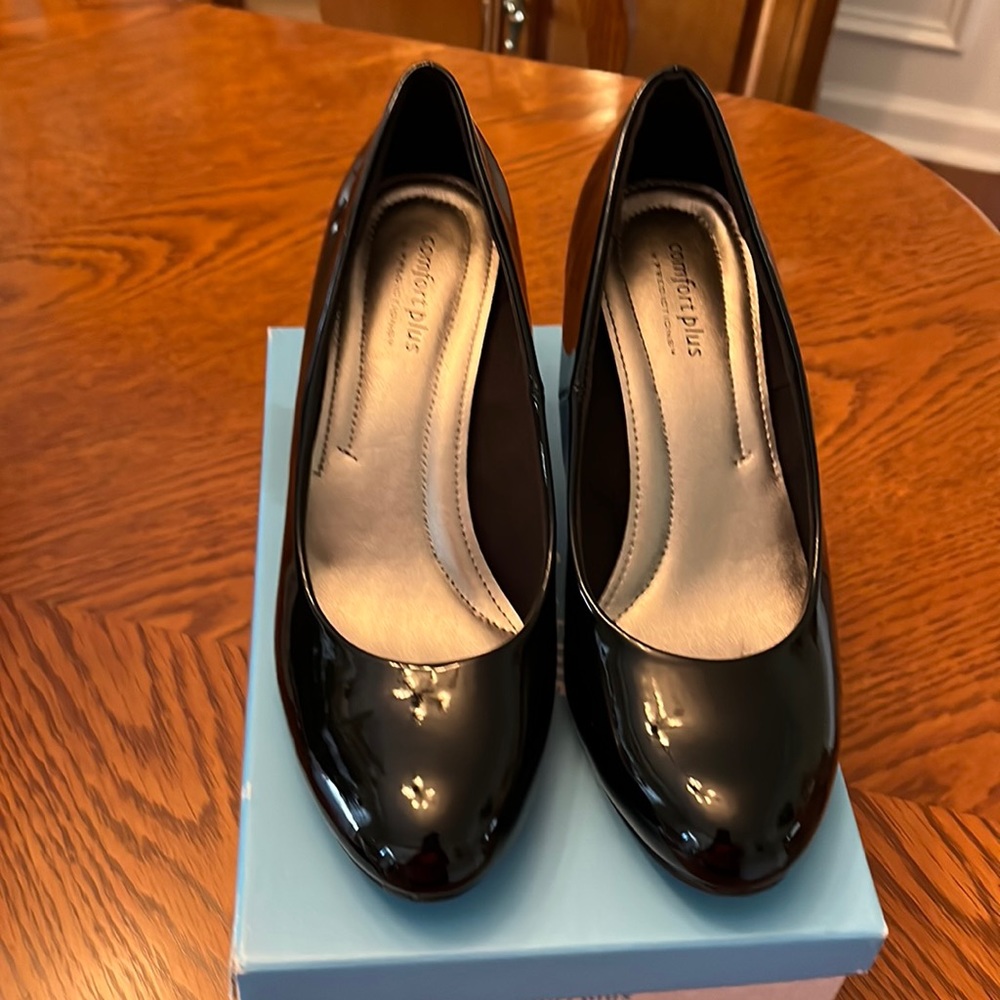 Comfort plus patent leather 2 in heels